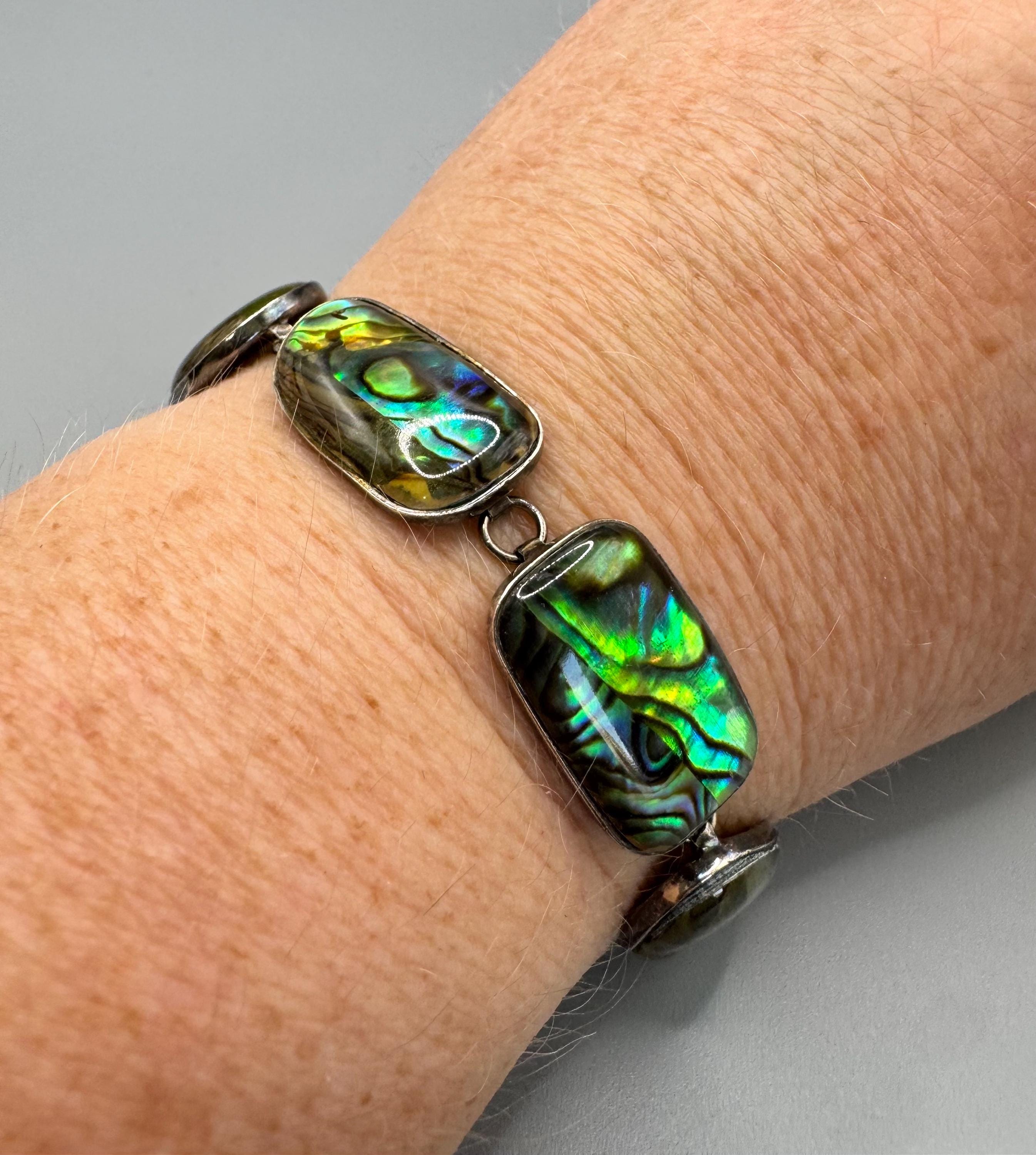 Bracelet En Nacre Abalone Naturelle - Largeur 16 Mm - Extensible - Gris Argenté - Neuf Dans Coffret