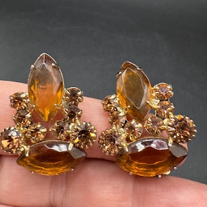 Vintage Rhinestone Clip-On Earrings Amber and Brown Rhinestones Glass Tiered Prong Set 1.25&quot;