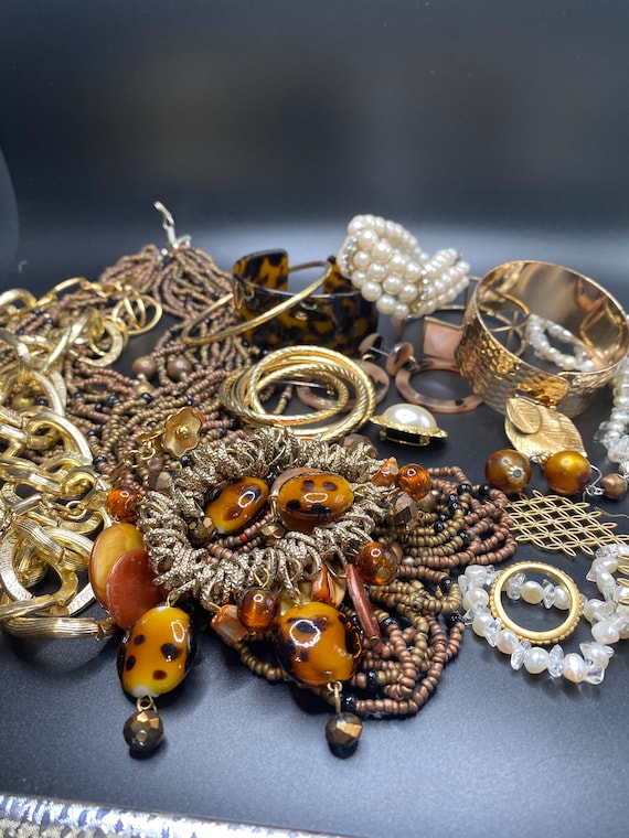 Animal Print and Pearls Jewelry Lot - image 1