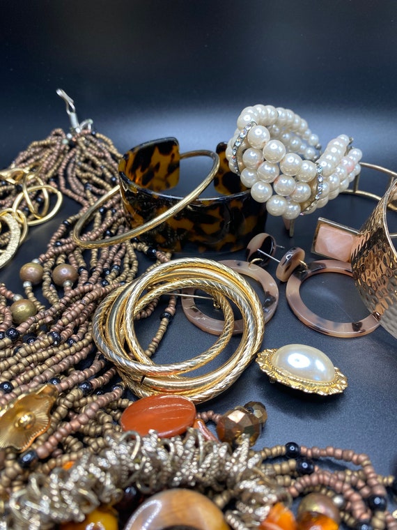 Animal Print and Pearls Jewelry Lot - image 3