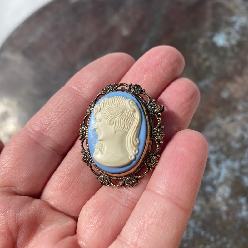 Vintage Wells Gold Vermeil Cameo