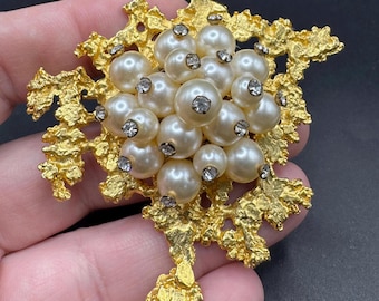 Vintage Dalsheim Brooch: Faux Pearl Rhinestone Gold-tone Pin - Etsy