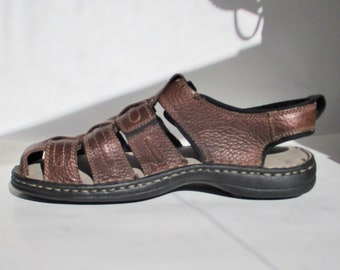 thom mcan flip flops