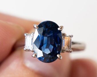 Thai Sapphire & Natural Diamond Engagement Ring GIA CERTIFIED in Platinum