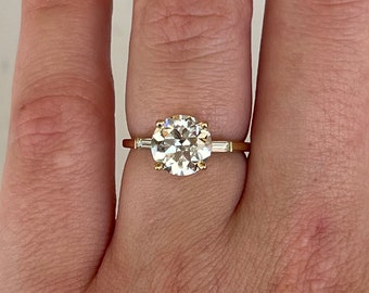 2.61 Carat J/VVS2 Round Brilliant Diamond Engagement Ring in 14k Gold