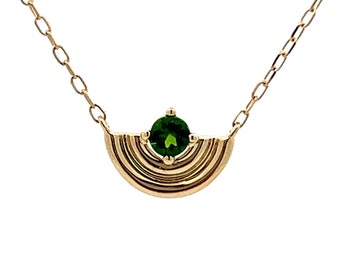 Chrome Diopside Pendant Necklace in Yellow Gold