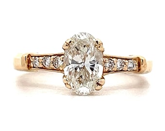 オーバルカットダイヤモンドのソリティア婚約指輪（18Kホワイト 