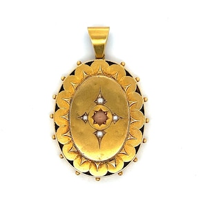 Antique Victorian Pendant Necklace in 14k Yellow Gold