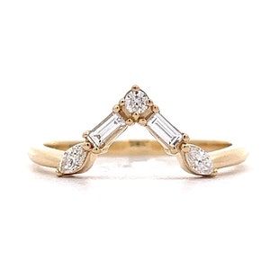V-förmiger Konturenring in 14k Gelbgold