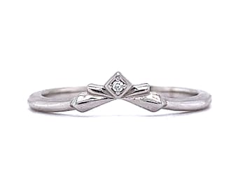 Single Diamond Curved Wedding Band in 14k White Gold