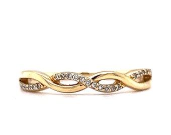 14K Yellow Gold Overlapping Diamond Wedding Band