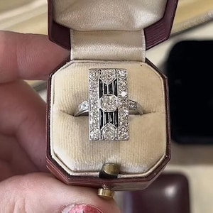 Vintage Art Deco Diamond Dinner Ring in Platinum