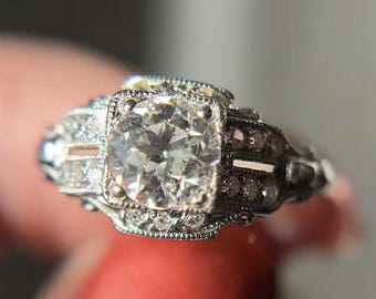 Art Deco-förlovningsring med diamanter i platina