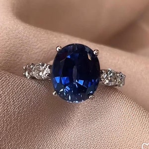 6.38 Carat Oval Cut Tansanit Verlobungsring in 750er Weißgold
