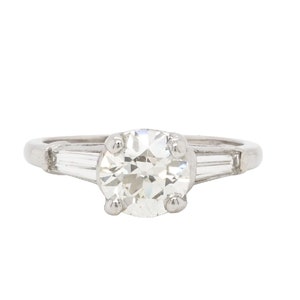 Art Deco Diamond Engagement Ring in Platinum