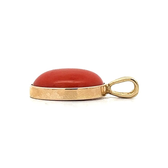 Vintage Cabochon Cut Coral Pendant in Yellow Gold - image 2