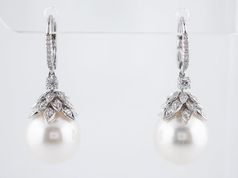 Earrings Modern Pearl  1.34 Round Brilliant Cut Diamonds in Pla
