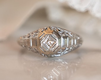 Vintage Deco Diamond Engagement Ring in 14k Yellow Gold