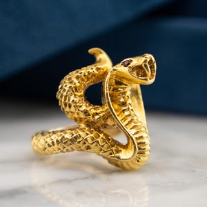 Vintage Mid-Century Cobra Snake Ring in 18k Yellow Gold