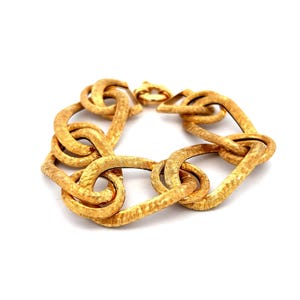 Textured Hollow Oval Link Bracelet in 14k Yellow Gold