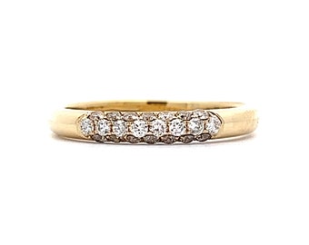 Alianza de boda con pavé de diamantes redondos en oro amarillo de 14 k