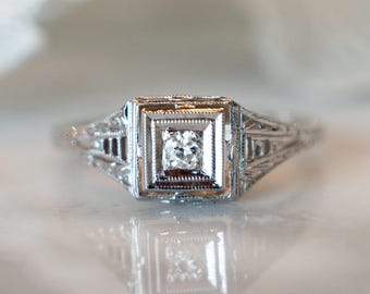 Vintage Art Deco Solitaire Engagement Ring in 14k White Gold