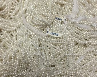 6 360 perles synthétiques japonaises vintage de 3 mm. Blanc. Fabriqué au Japon. Perles enfilées temporairement.