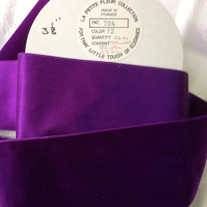 Terciopelo vintage morado de 3 1/8" de ancho. Fabricado en Francia. Col.Berenjena