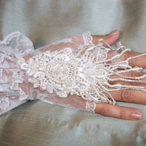 Embellished Lace Gloves Wrist. Fingerless Lace Wedding Gloves Short White Lace Ruffle Gloves. image 2