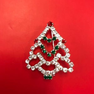 Rhinestone Christmas Tree Pin.Brooch.Made in Czech Republic.Holiday Pin.