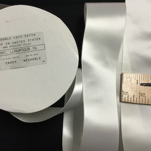 10 Meter weißer Double Face Satin, hergestellt in den USA, Brilliant Nylon Waschbar.
