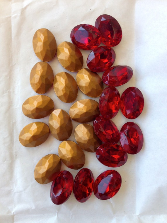 Vintage 24 Pcs - Swarovski 4131/2 Siam Crystal Fancy Stone, No-Hole Oval. Made in Austria.