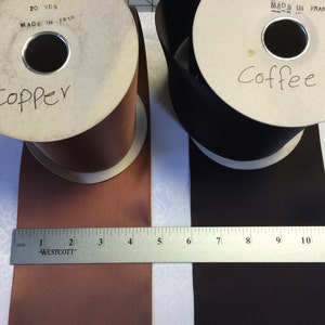 Ruban de satin français vintage cuivre/café. Larges rubans, garniture, chapellerie. Vendu par mètre.