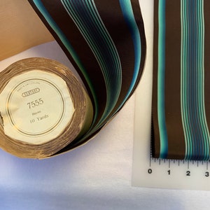 Vintage Streifen-Webband. Hergestellt in der Schweiz, breite Schleife, breites Streifenband. Meterware.
