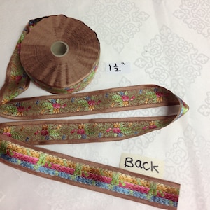 Vintage jacquard bloemen bruin lint collectie. Op maat gesneden verkocht. Rayon gemaakt in Frankrijk