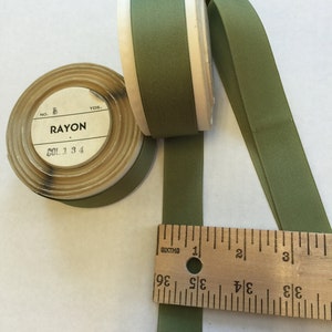 Vintage 1&quot; Rayon Millinery Petersham Grosgrain - 8 yards - Green