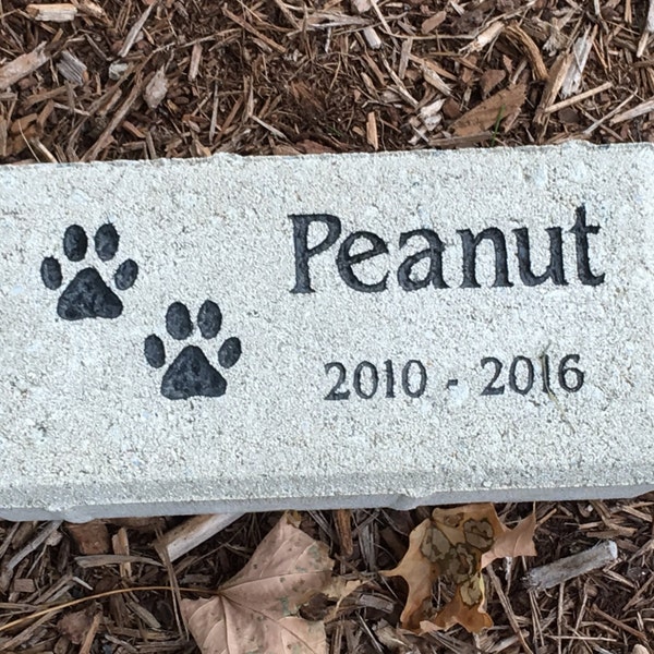 PERSONALIZED Pet Memorial Stone // Engraved Stone // Customized // Grave Marker // Headstone // Garden Stone // Gift // 4x8