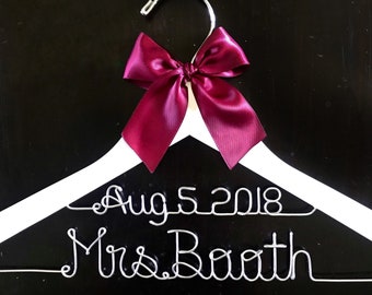 Bridal Hanger, bridesmaid gift, Bridal Shower Gift, Engagement Gift, Gift for her, Custom Personalized Gifts