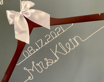 Personalized Bridal Dress Hanger - Rustic Wedding Wire Name Hanger - Custom Bridal Shower Gift - Wedding Party Favor Gift or Engagement Gift