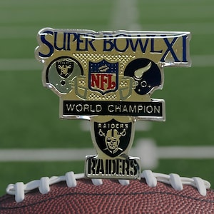 Vintage Oakland Raiders Super Bowl XI 1976 Champions vs Minnesota Vikings NFL Football Lapel/ Hat Pin