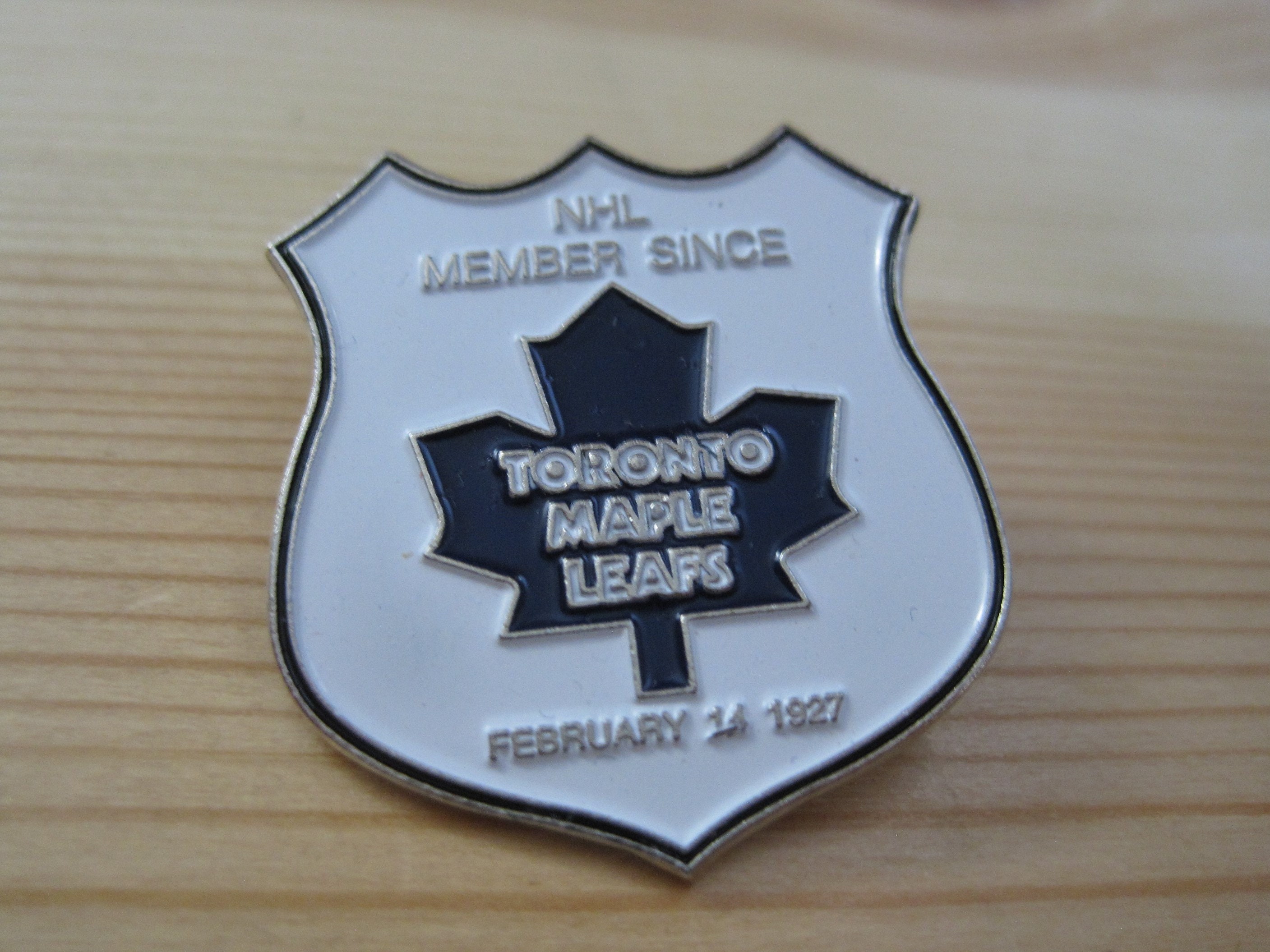 2 Toronto Maple Leafs Blue & White Jerseys NHL Hockey Licenced Logo Lapel  Pins Badges New