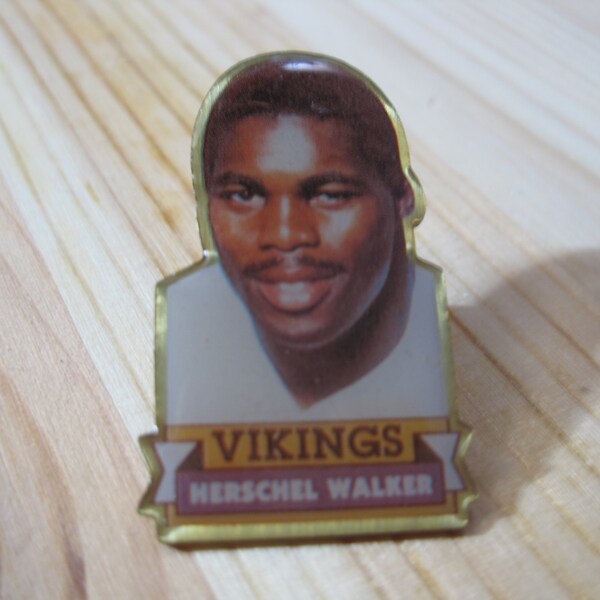 Vintage Herschel Walker Minnesota Vikings 1990 NFL Football Lapel/ Hat Pin