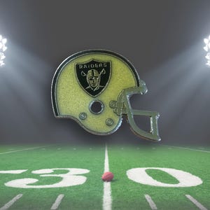 Vintage Los Angeles/ Oakland Raiders NFL 1980's Football Helmet Lapel/ Hat Pin