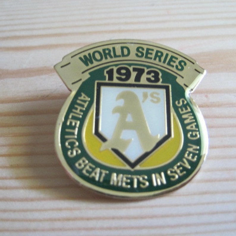 Vintage Oakland A's 1973 World Series MLB Lapel/ Hat Pin image 1