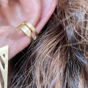 Wide gold ear cuff, edgy geometric fake piercing earring, unique ear cuff no piercing, mens ear cuff, unique jewelry, gift for women