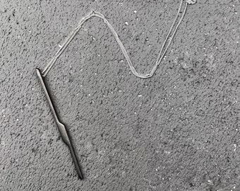 Collar de rayo de plata esterlina 925 negra, collar colgante atrevido de capas largas bañado en rodio, joyería de diseño andrógino único