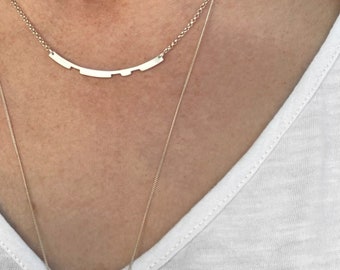 Collar corto asimétrico de plata de ley, collar minimalista de varias capas, joyería de diseño abstracto, regalo original para mujer
