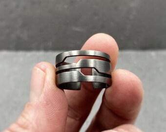 Anel largo modernista, anel preto statement, anel de punho aberto em prata esterlina banhado a ródio, joia moderna exclusiva, presente ousado para mulheres