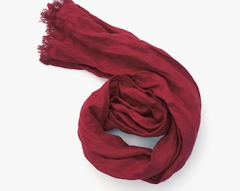 Bufanda pequeña de lino color burdeos para mujer y hombre.