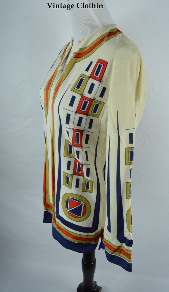 C1960s Ethnic Novelty Print Top, Mod Blouse, Vint… - image 3